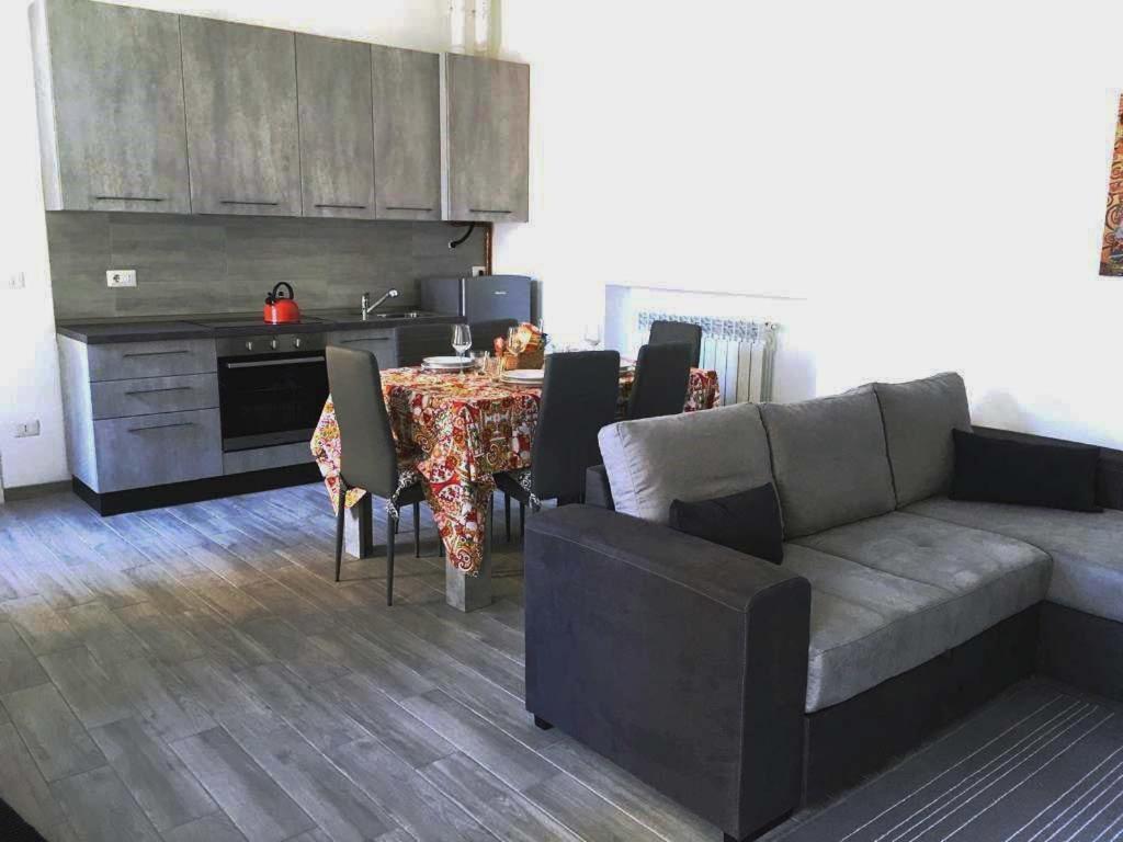 Oasi Apartment Комо Екстериор снимка